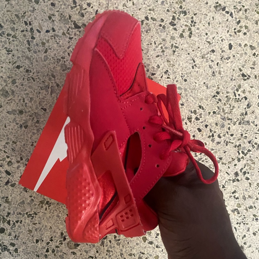 Used Huarache kids size 12  box included